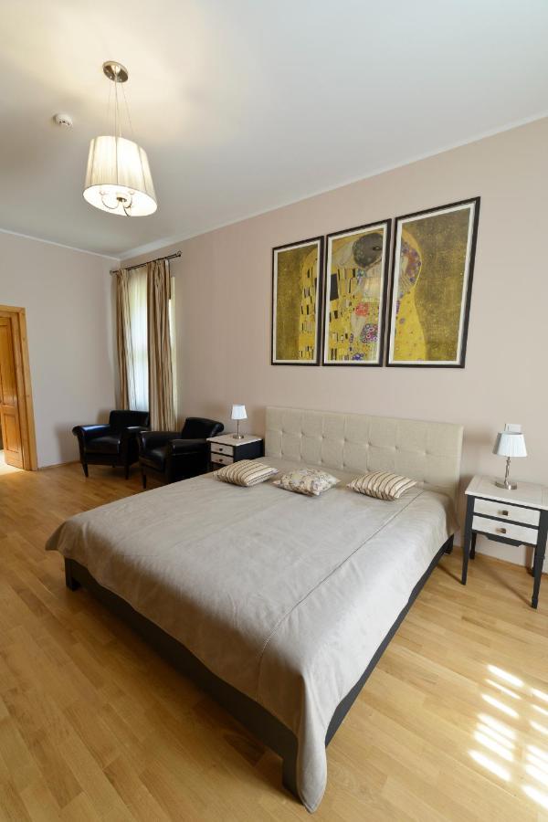 Guest house Pensiunea Elphin 4*